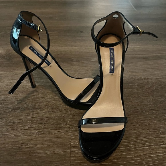 Classic Black Patent Stuart Weitzman heels - Picture 2 of 5